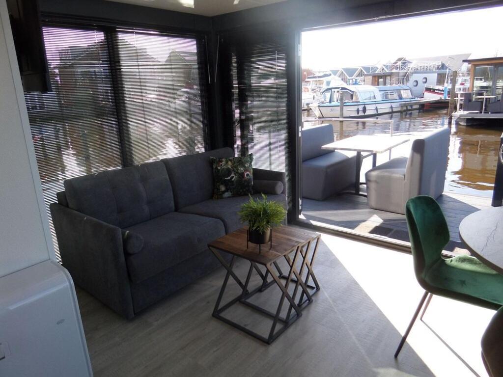 Modern Houseboat With Air Conditioning Located In Marina Uitgeest Kültér fotó