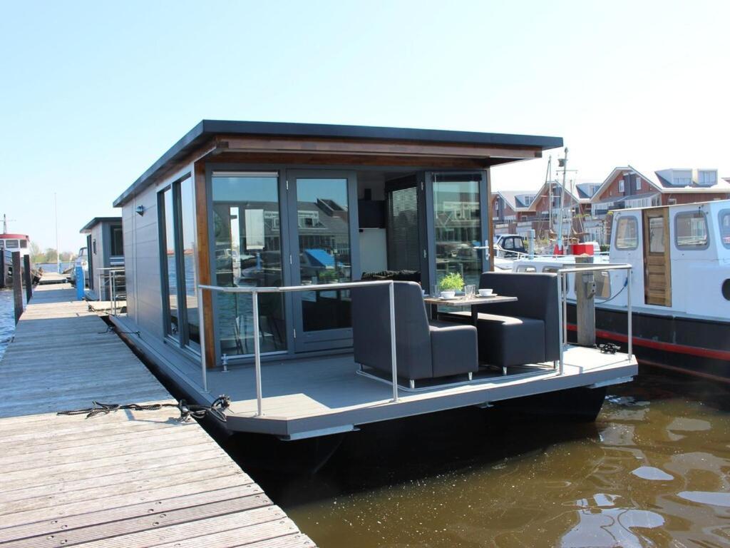 Modern Houseboat With Air Conditioning Located In Marina Uitgeest Kültér fotó