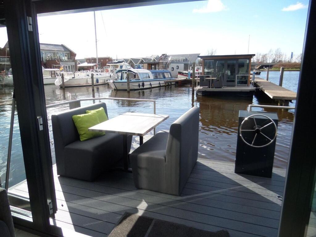 Modern Houseboat With Air Conditioning Located In Marina Uitgeest Kültér fotó