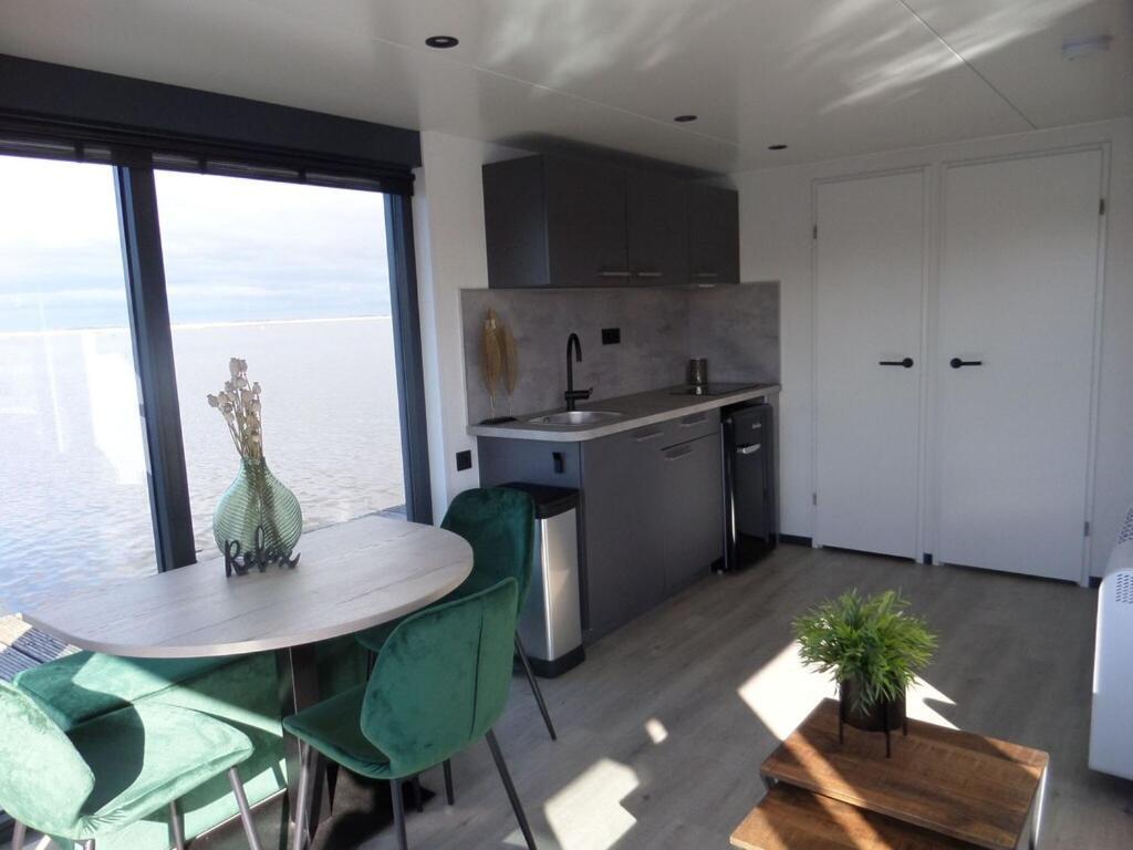 Modern Houseboat With Air Conditioning Located In Marina Uitgeest Kültér fotó