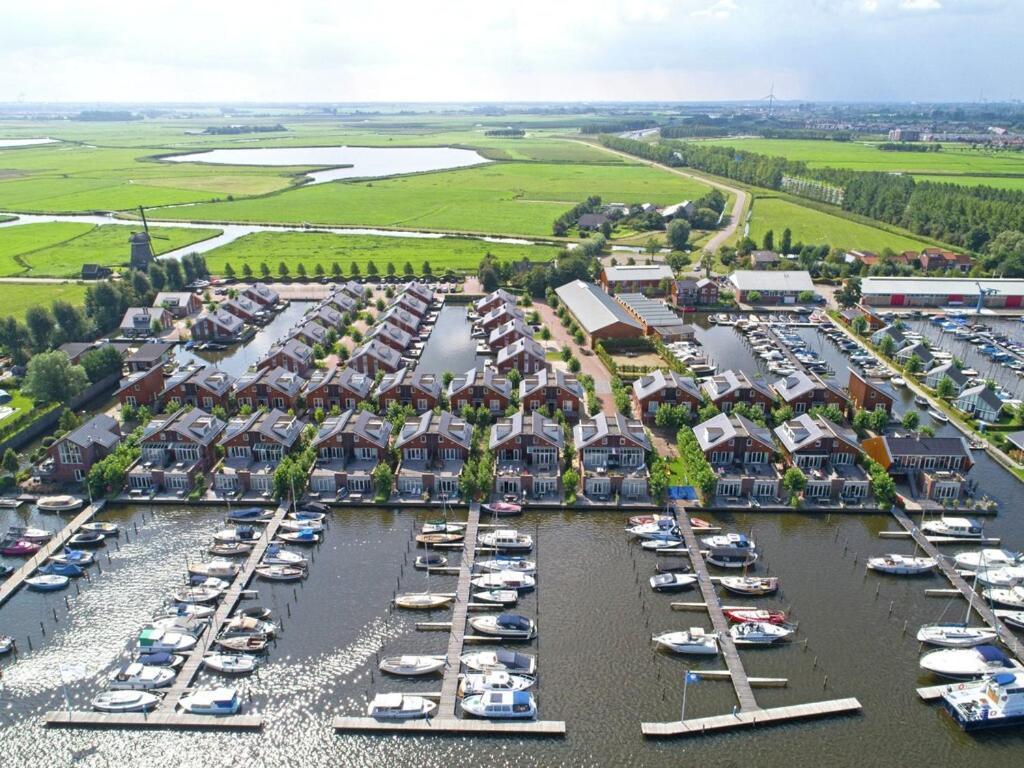 Modern Houseboat With Air Conditioning Located In Marina Uitgeest Kültér fotó